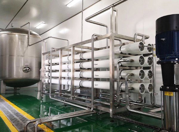 制藥工業的純化水設備跟普通的純水設備有什么區別？